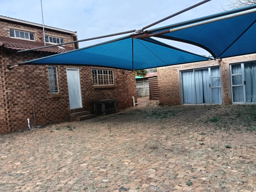 11 Bedroom Property for Sale in Hillshaven Gauteng