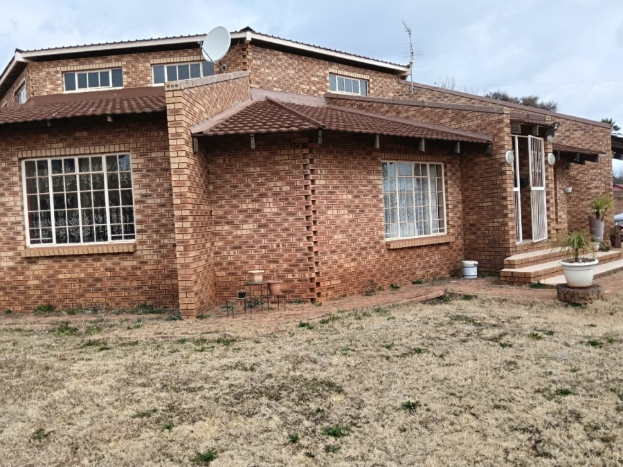 11 Bedroom Property for Sale in Hillshaven Gauteng