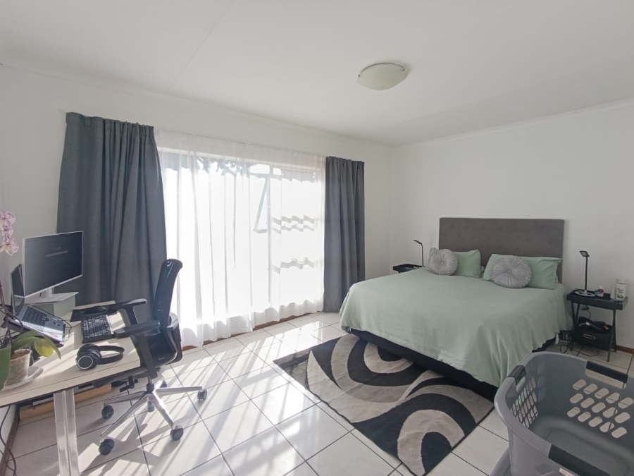 2 Bedroom Property for Sale in Meyersdal Gauteng