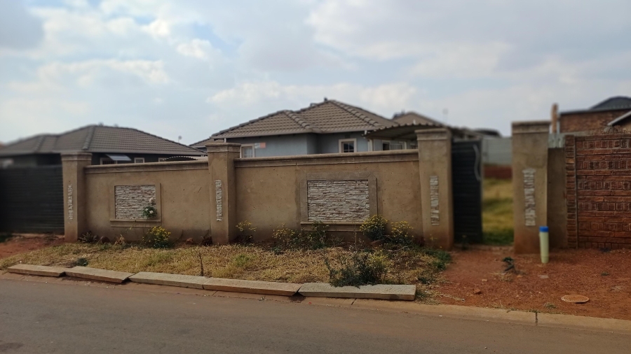 3 Bedroom Property for Sale in Sky City Gauteng