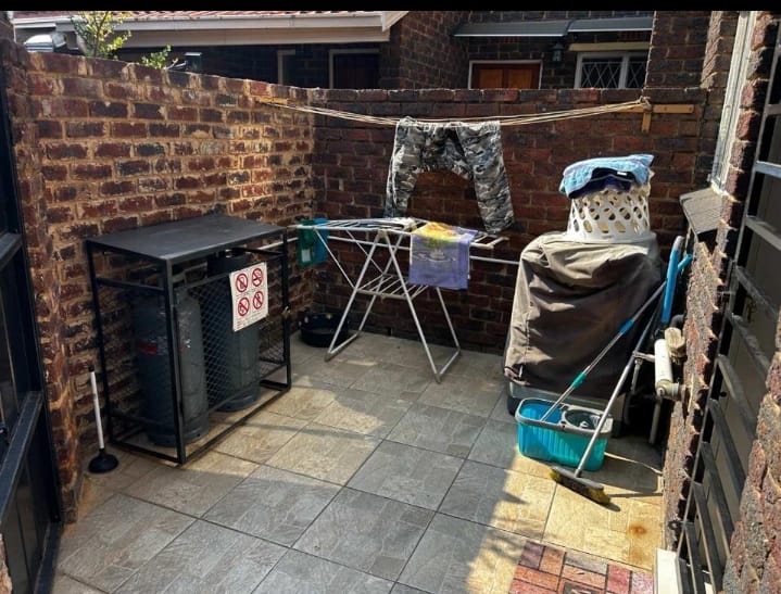 3 Bedroom Property for Sale in Brackenhurst Gauteng