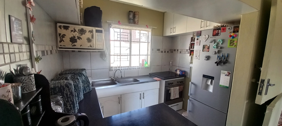 1 Bedroom Property for Sale in Elandspoort Gauteng