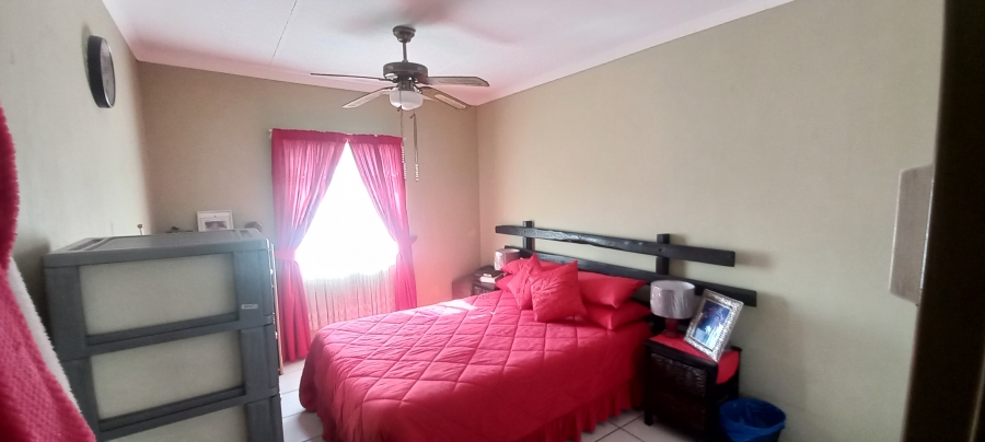 1 Bedroom Property for Sale in Elandspoort Gauteng