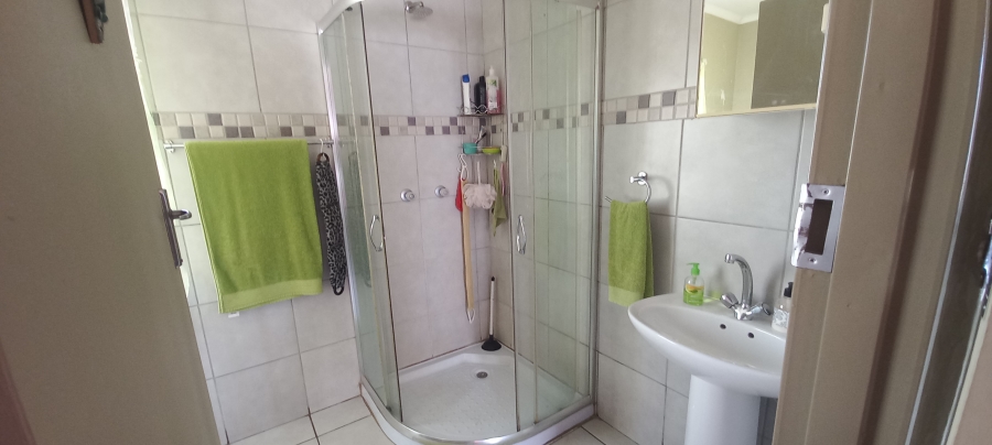 1 Bedroom Property for Sale in Elandspoort Gauteng
