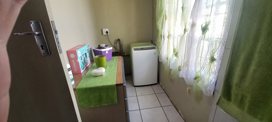 1 Bedroom Property for Sale in Elandspoort Gauteng