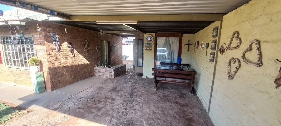 1 Bedroom Property for Sale in Elandspoort Gauteng