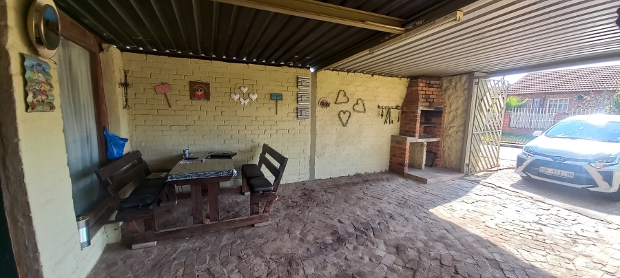 1 Bedroom Property for Sale in Elandspoort Gauteng