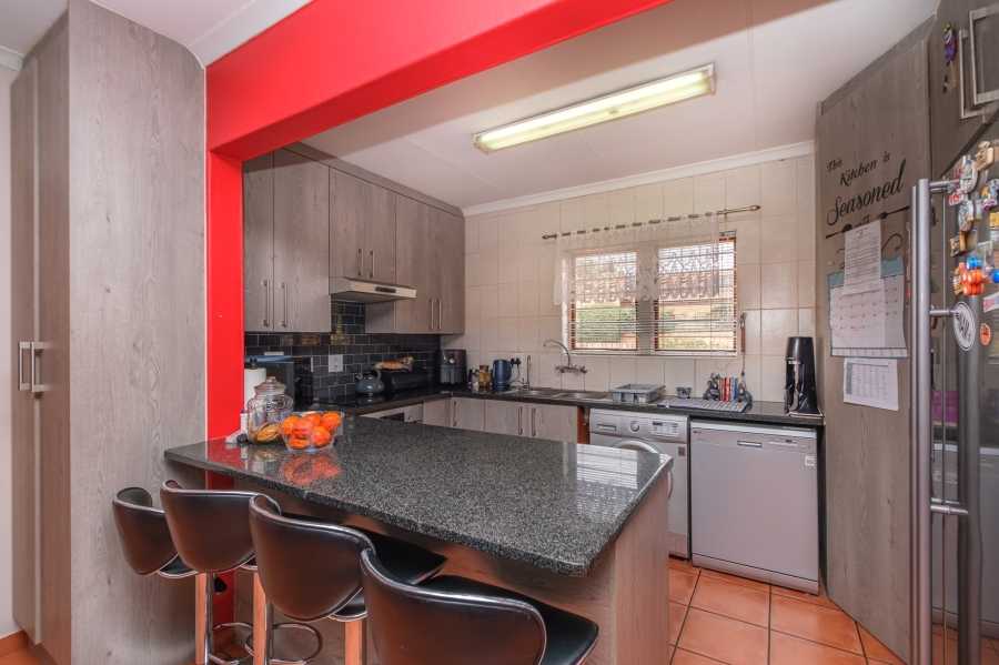 3 Bedroom Property for Sale in Ruimsig Gauteng