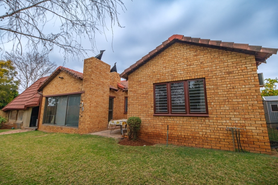 3 Bedroom Property for Sale in Ruimsig Gauteng