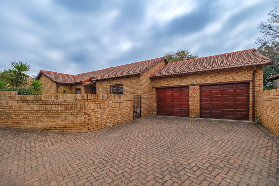 3 Bedroom Property for Sale in Ruimsig Gauteng