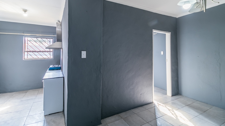 To Let 1 Bedroom Property for Rent in Vorna Valley Gauteng