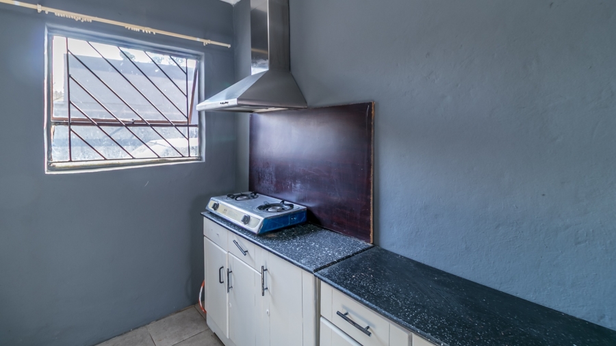 To Let 1 Bedroom Property for Rent in Vorna Valley Gauteng