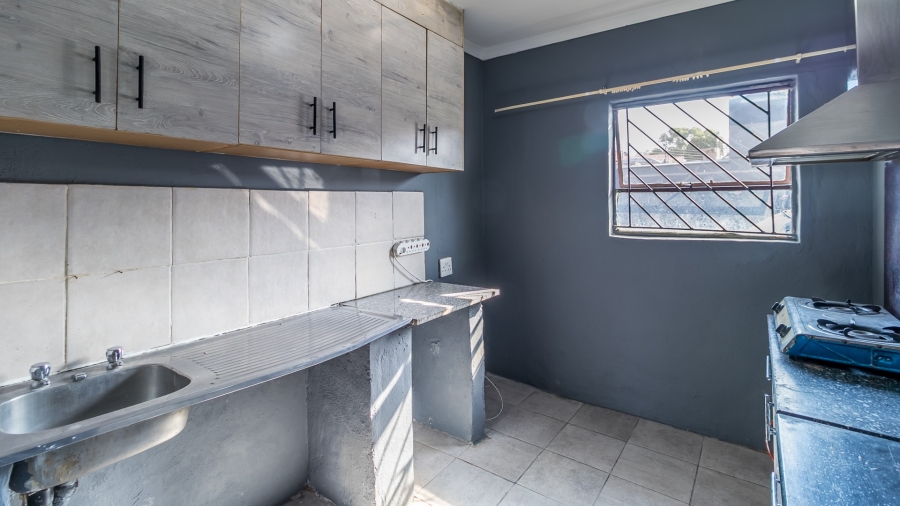 To Let 1 Bedroom Property for Rent in Vorna Valley Gauteng