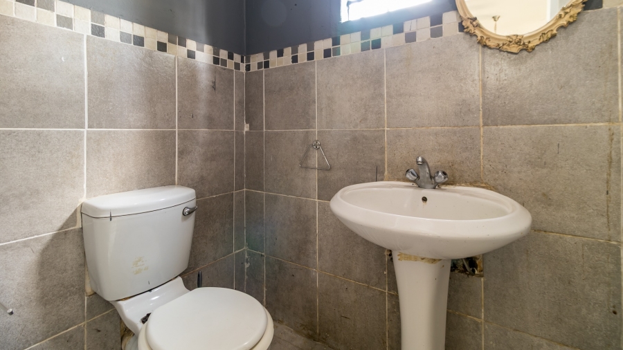 To Let 1 Bedroom Property for Rent in Vorna Valley Gauteng