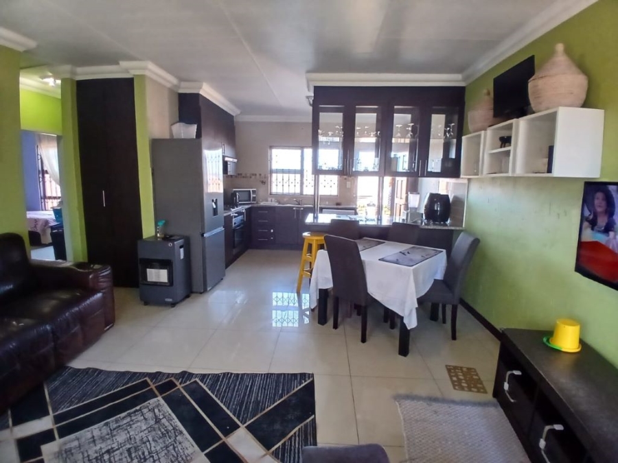 2 Bedroom Property for Sale in Brackendowns Gauteng