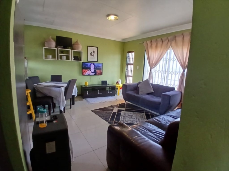2 Bedroom Property for Sale in Brackendowns Gauteng