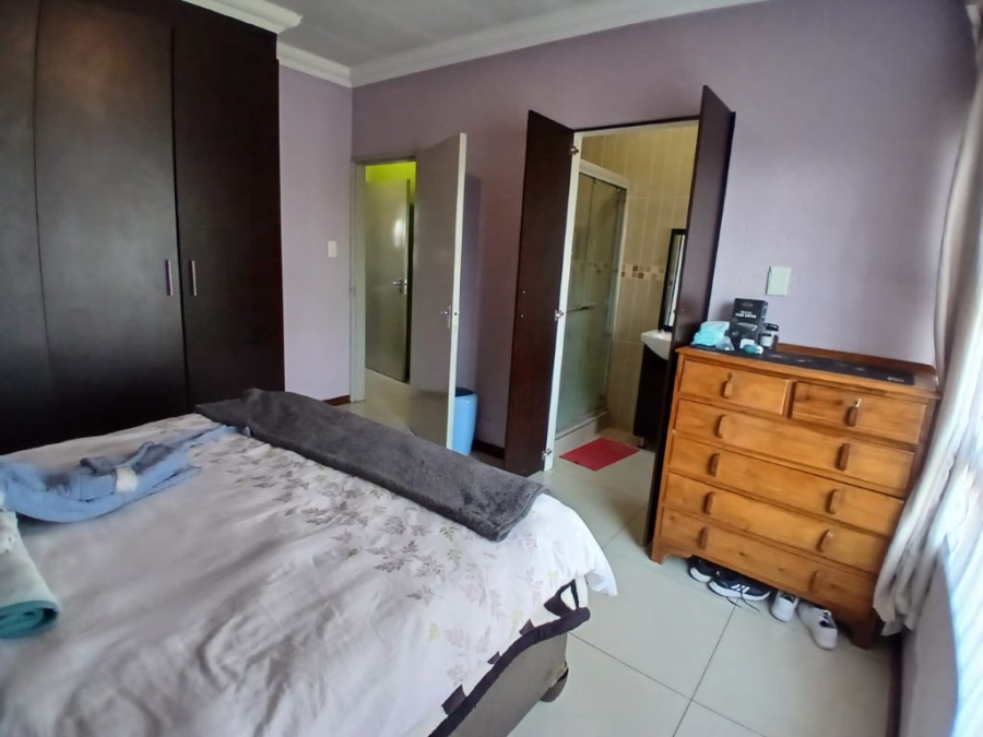 2 Bedroom Property for Sale in Brackendowns Gauteng