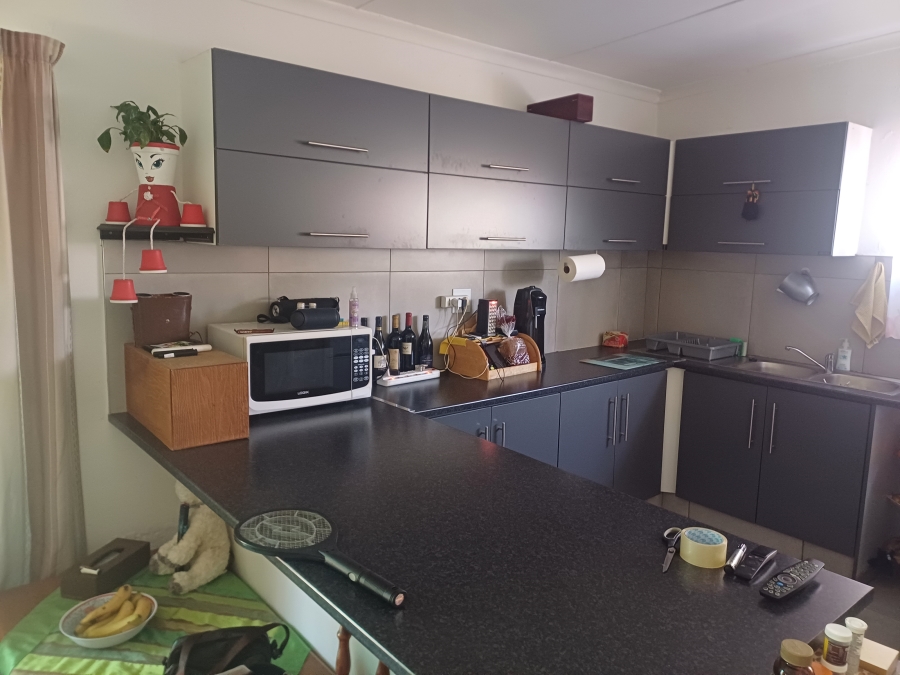To Let 2 Bedroom Property for Rent in Linden Gauteng
