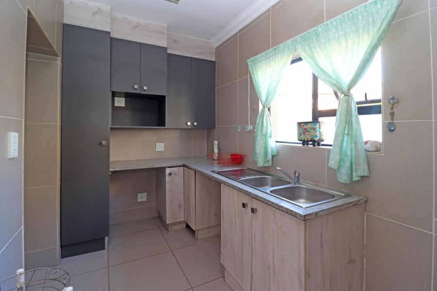 4 Bedroom Property for Sale in Thatchfield Hills Gauteng