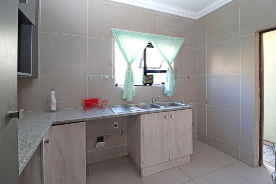 4 Bedroom Property for Sale in Thatchfield Hills Gauteng