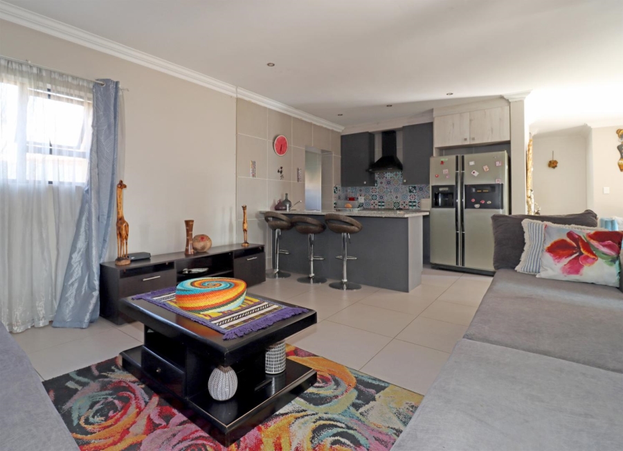 4 Bedroom Property for Sale in Thatchfield Hills Gauteng