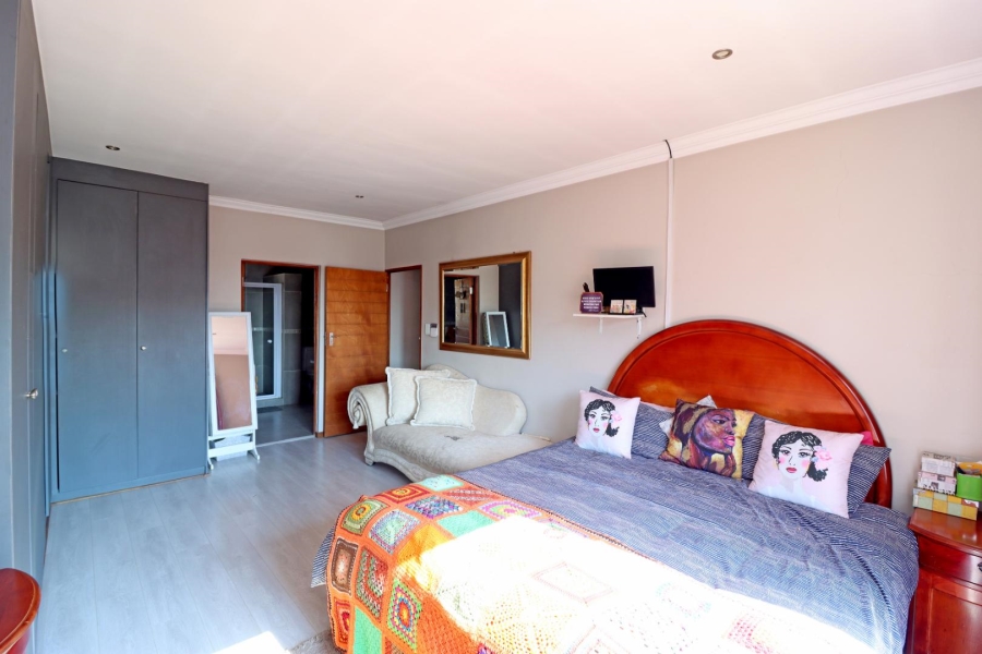 4 Bedroom Property for Sale in Thatchfield Hills Gauteng