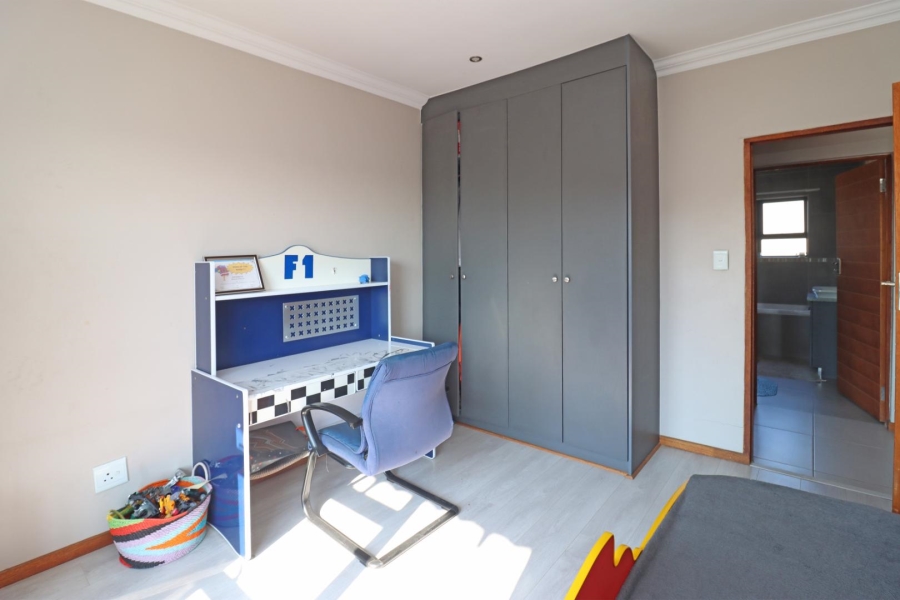 4 Bedroom Property for Sale in Thatchfield Hills Gauteng