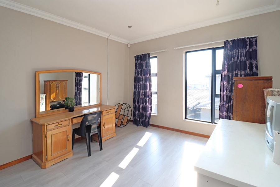 4 Bedroom Property for Sale in Thatchfield Hills Gauteng