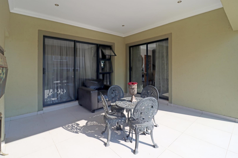 4 Bedroom Property for Sale in Thatchfield Hills Gauteng