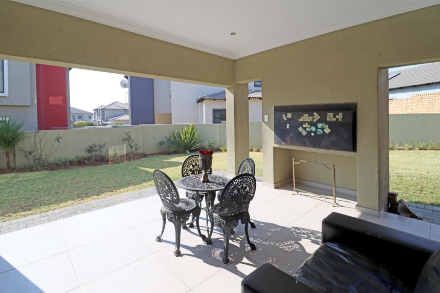 4 Bedroom Property for Sale in Thatchfield Hills Gauteng