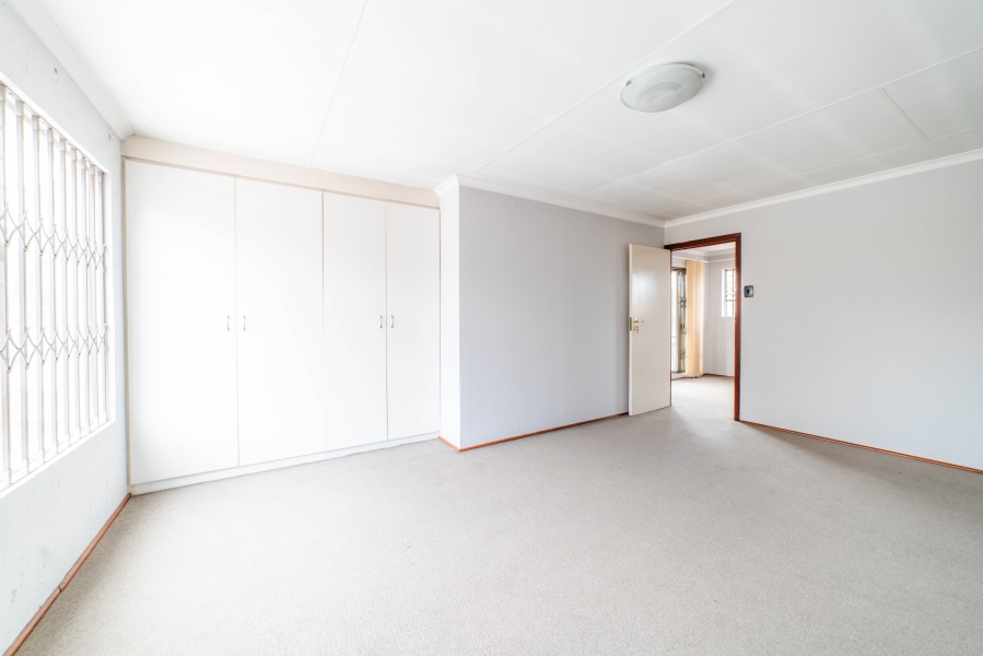 4 Bedroom Property for Sale in Buccleuch Gauteng