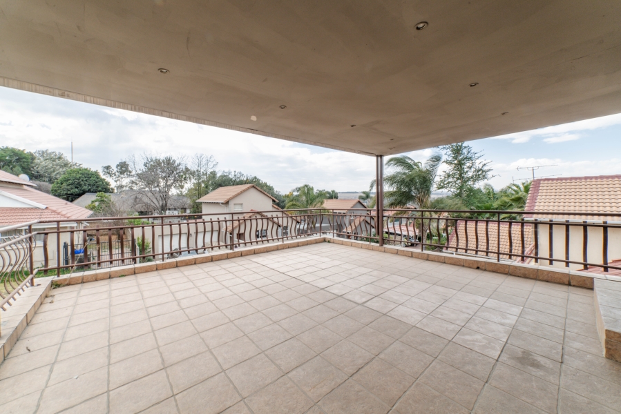 4 Bedroom Property for Sale in Buccleuch Gauteng