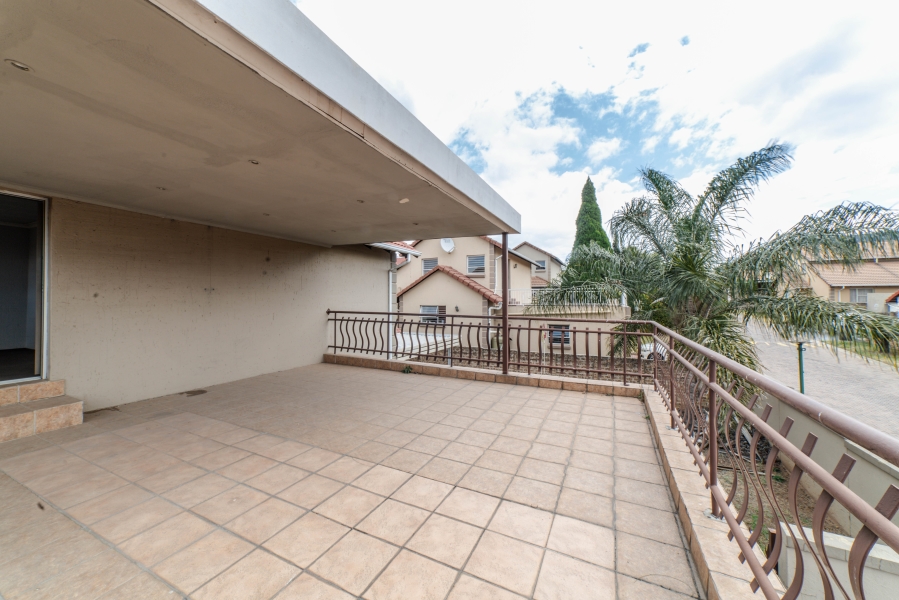 4 Bedroom Property for Sale in Buccleuch Gauteng