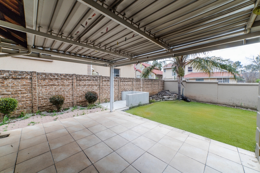 4 Bedroom Property for Sale in Buccleuch Gauteng
