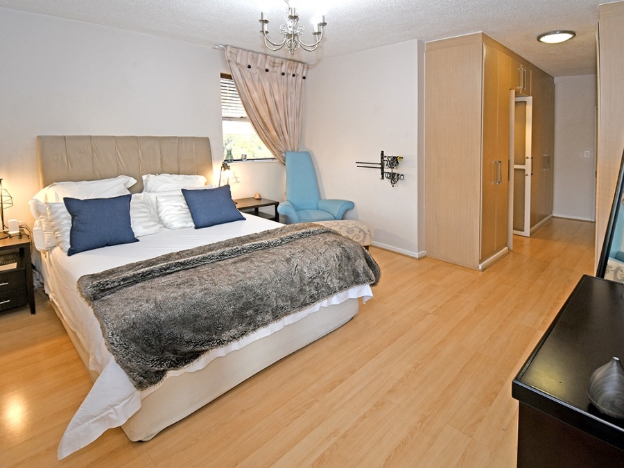 3 Bedroom Property for Sale in Sandhurst Gauteng