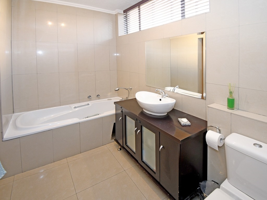 3 Bedroom Property for Sale in Sandhurst Gauteng