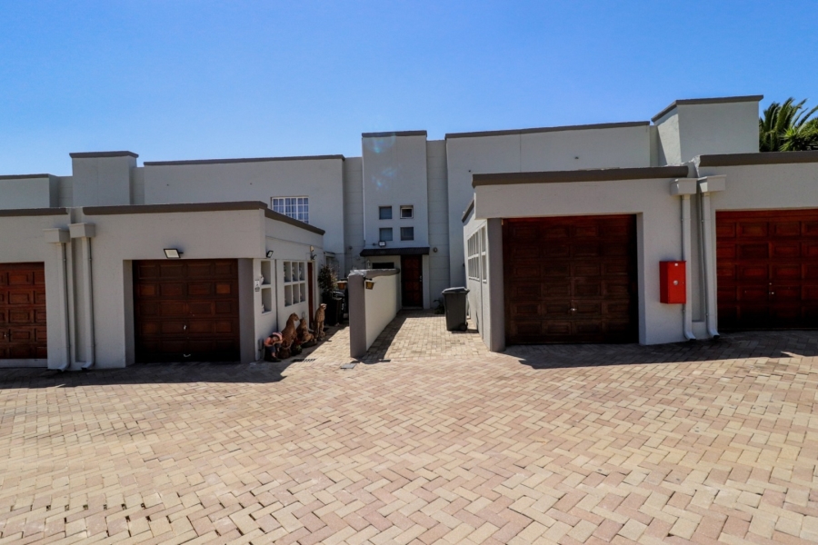 2 Bedroom Property for Sale in Oakdene Gauteng