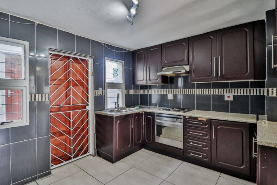 2 Bedroom Property for Sale in Oakdene Gauteng