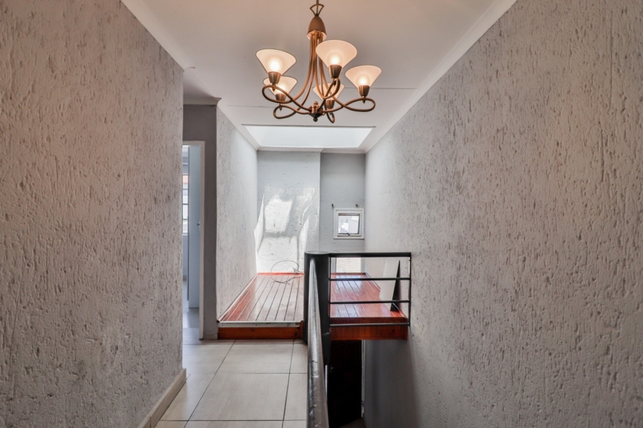 2 Bedroom Property for Sale in Oakdene Gauteng