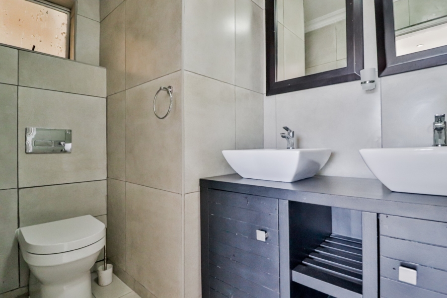 2 Bedroom Property for Sale in Oakdene Gauteng