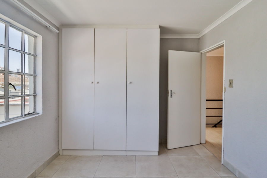 2 Bedroom Property for Sale in Oakdene Gauteng