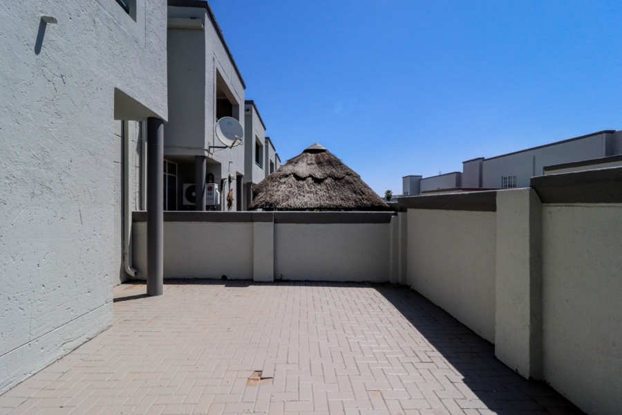 2 Bedroom Property for Sale in Oakdene Gauteng