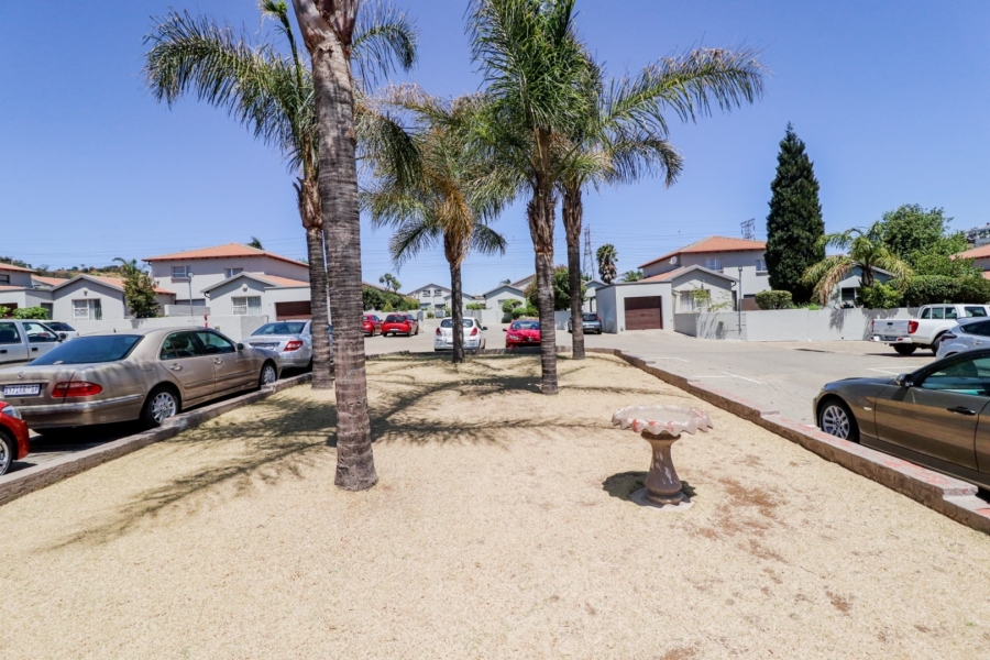 2 Bedroom Property for Sale in Oakdene Gauteng