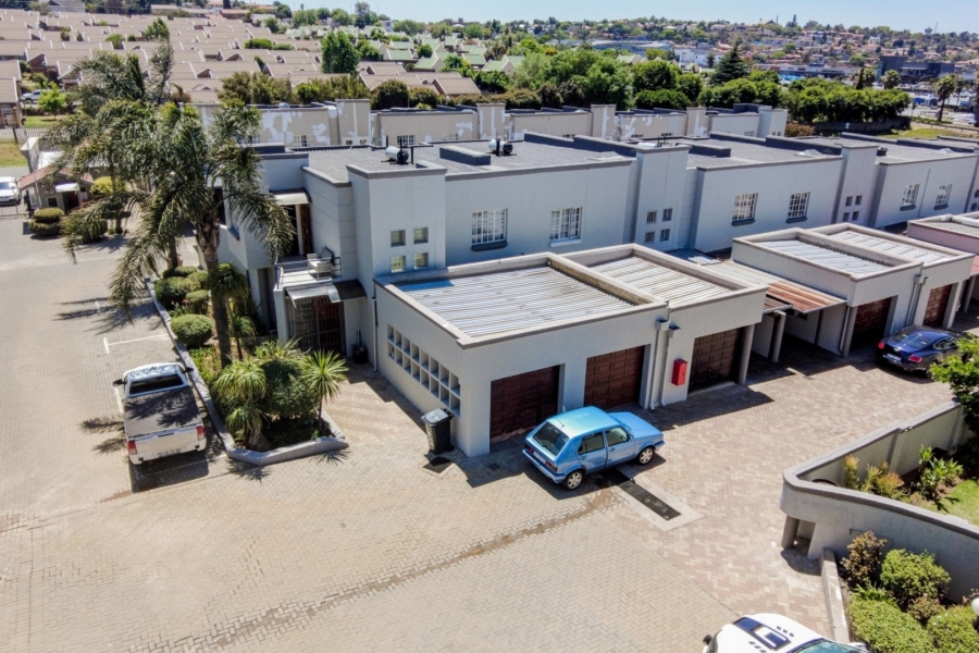 2 Bedroom Property for Sale in Oakdene Gauteng