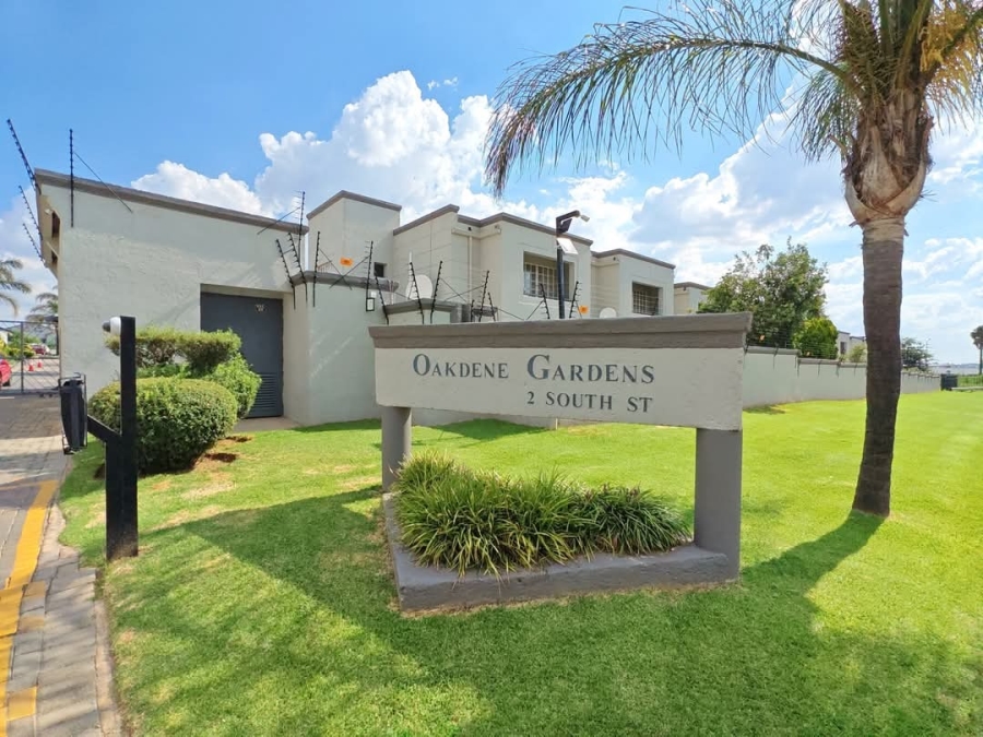 2 Bedroom Property for Sale in Oakdene Gauteng