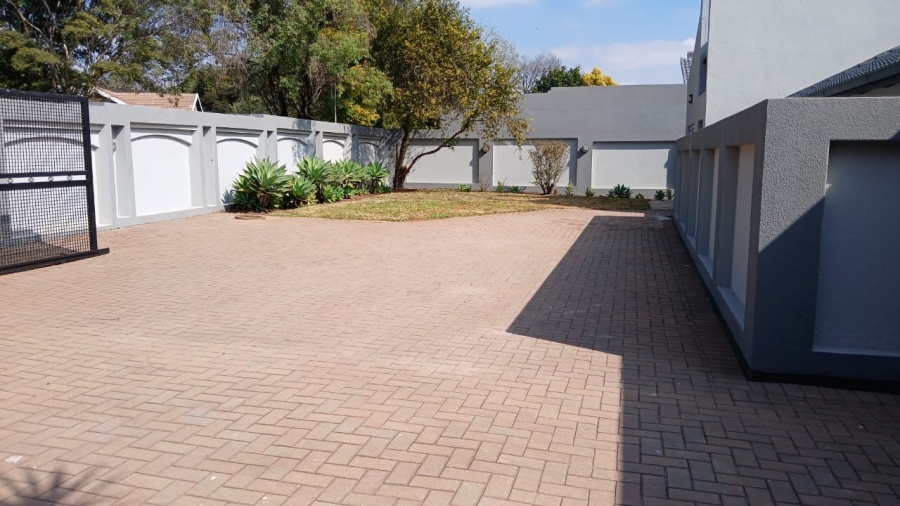 5 Bedroom Property for Sale in Wierda Park Gauteng
