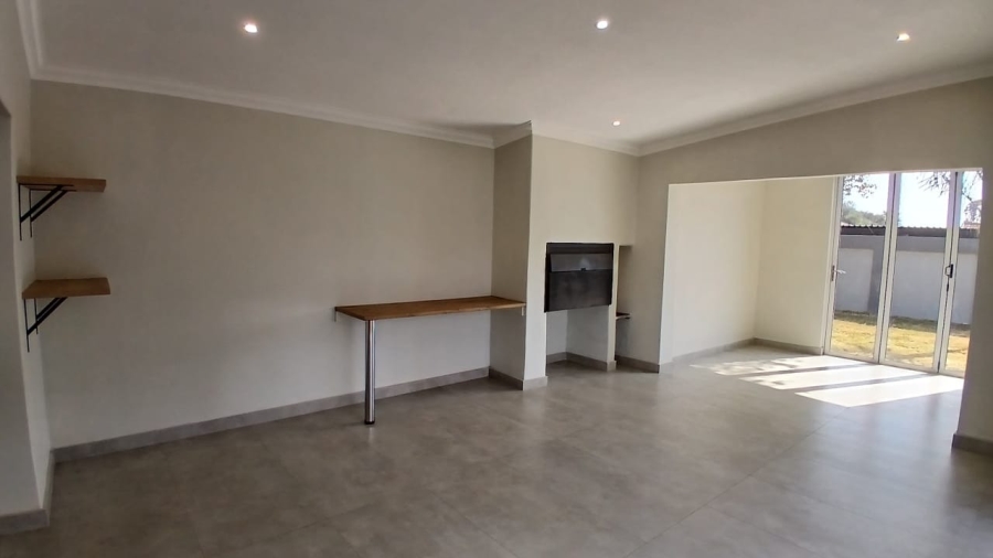 5 Bedroom Property for Sale in Wierda Park Gauteng