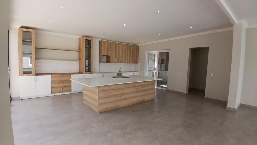5 Bedroom Property for Sale in Wierda Park Gauteng