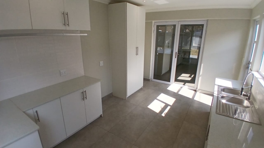 5 Bedroom Property for Sale in Wierda Park Gauteng