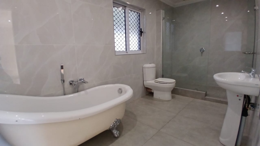 5 Bedroom Property for Sale in Wierda Park Gauteng